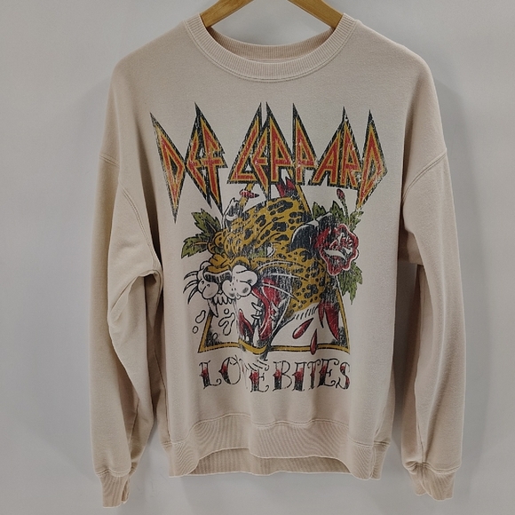 Def Leppard Cream Sweatshirt Band Graphic Large **Read Below** - Picture 1 of 6